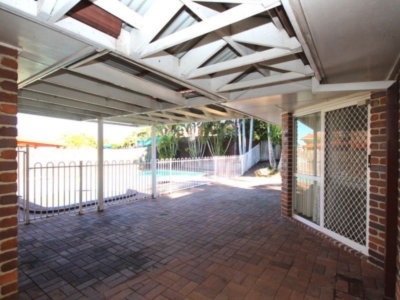 8 Redgum Place, Calamvale QLD 4116