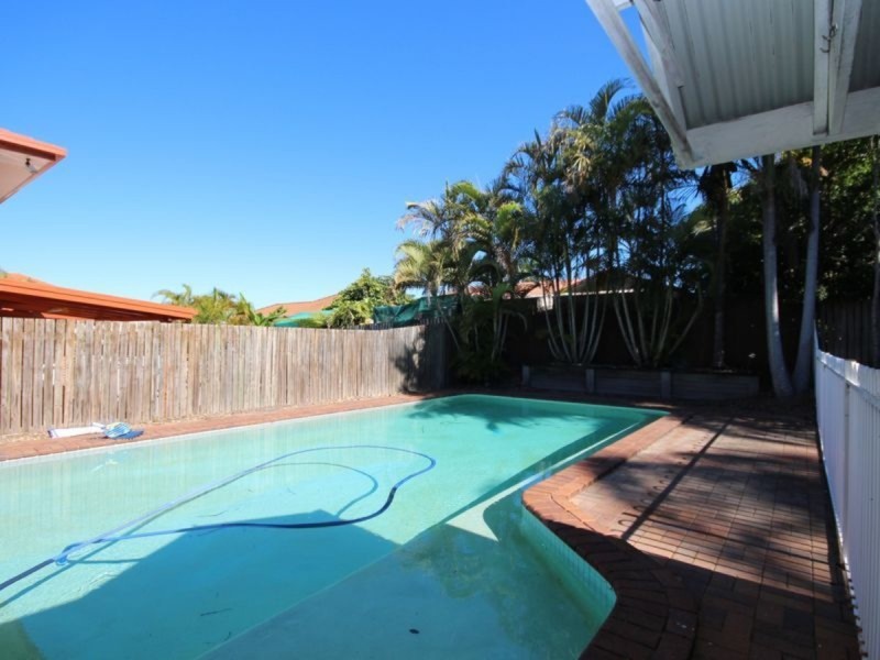 8 Redgum Place, Calamvale QLD 4116