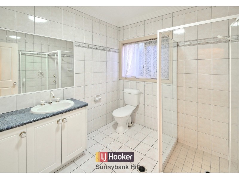 3 Liquidambar Place, Stretton QLD 4116