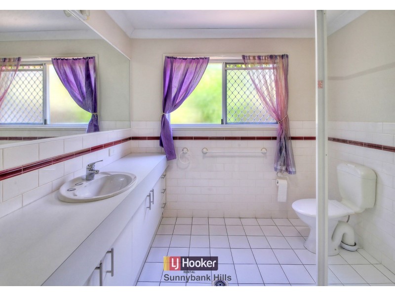 4 Eastcourt Lane, Sunnybank Hills QLD 4109