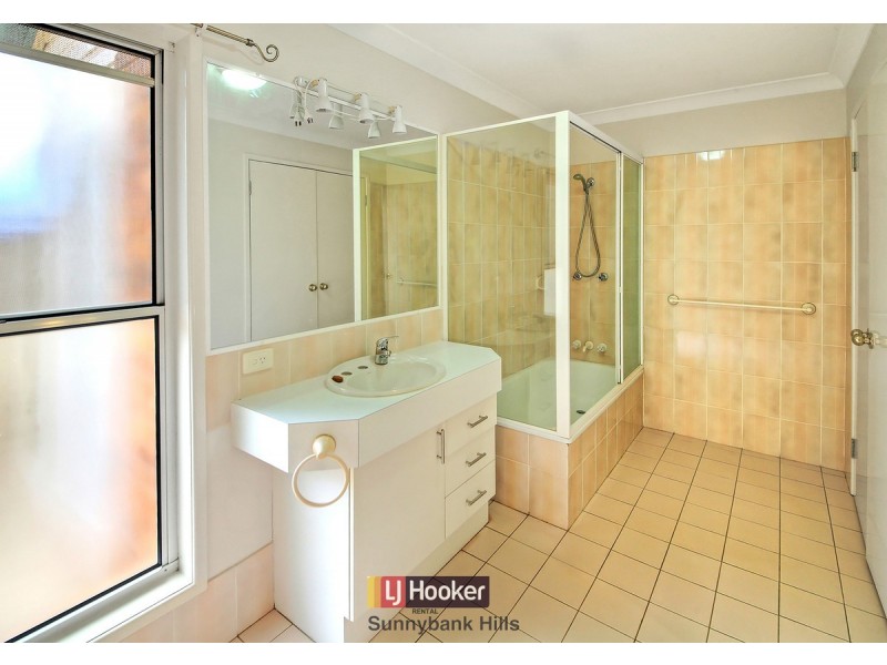 4 Eastcourt Lane, Sunnybank Hills QLD 4109