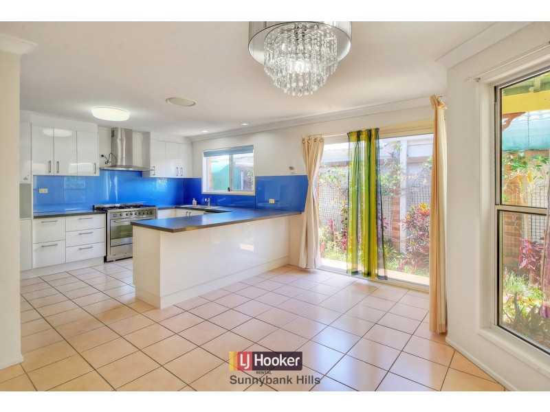 4 Eastcourt Lane, Sunnybank Hills QLD 4109