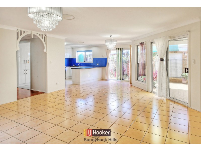 4 Eastcourt Lane, Sunnybank Hills QLD 4109