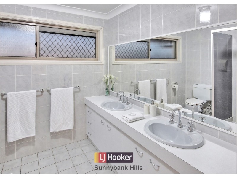 111 Penson Street, Stretton QLD 4116