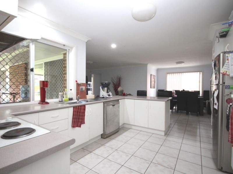 28 Orangetip Crescent, Calamvale QLD 4116