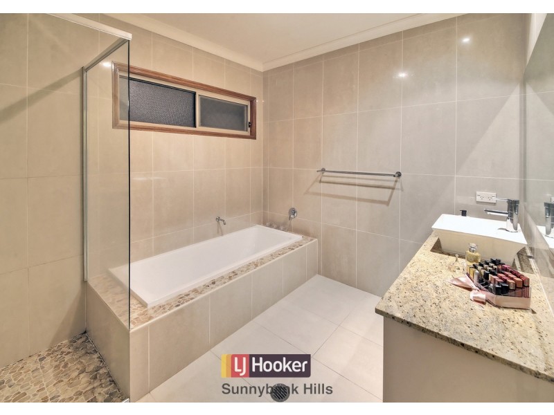 4 Dominion Street, Eight Mile Plains QLD 4113