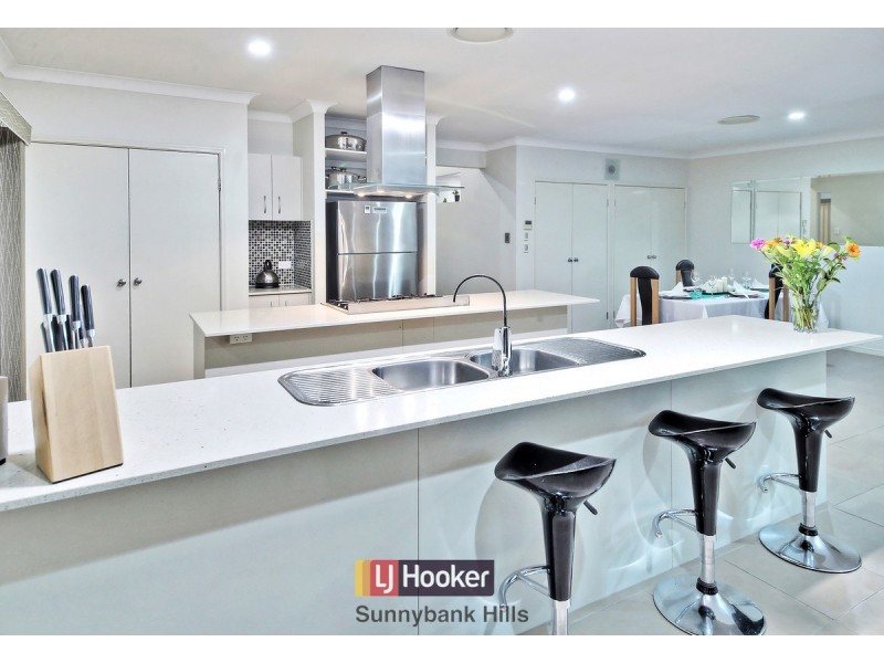 43 Larapinta Circuit, Parkinson QLD 4115