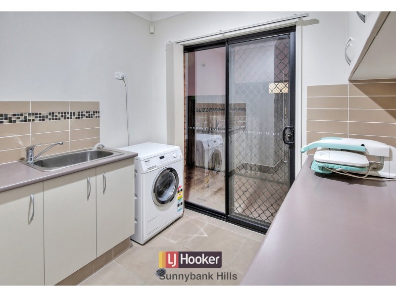 43 Larapinta Circuit, Parkinson QLD 4115