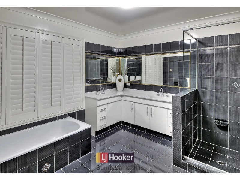 142 Kardella Street, Stretton QLD 4116