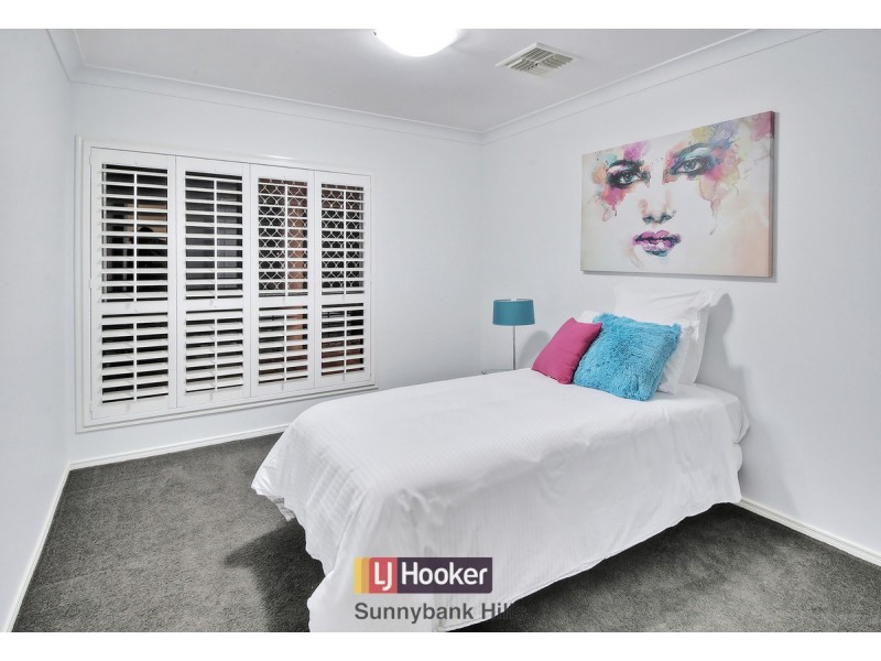 142 Kardella Street, Stretton QLD 4116