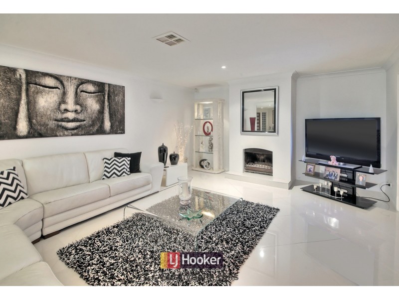 142 Kardella Street, Stretton QLD 4116