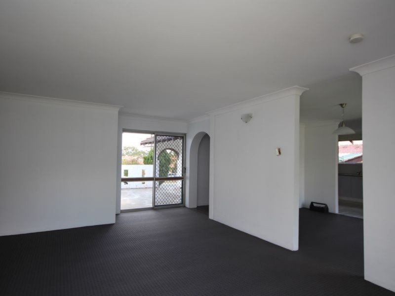 11 Saffron Street, Robertson QLD 4109