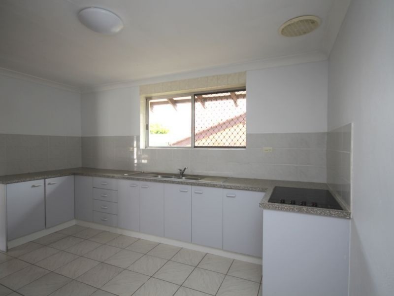 11 Saffron Street, Robertson QLD 4109