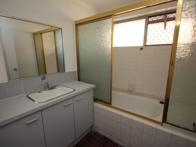 11 Saffron Street, Robertson QLD 4109