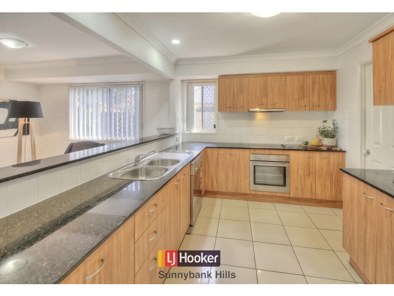 7 Karajini Crescent, Parkinson QLD 4115