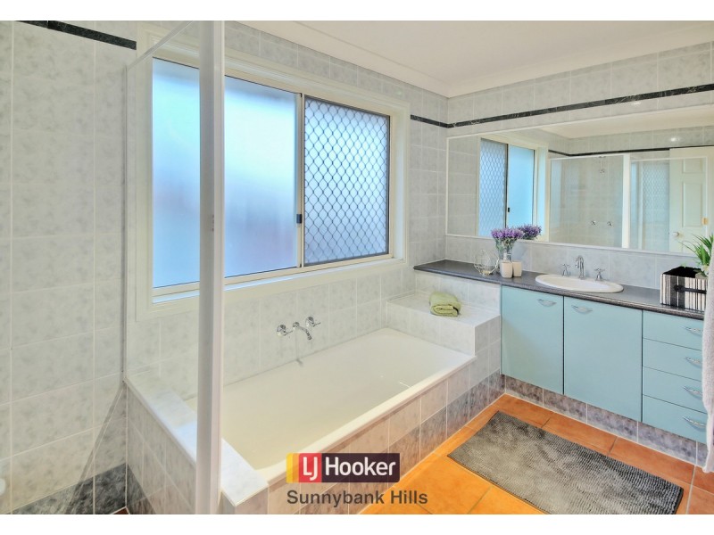 18 Colvillea Close, Stretton QLD 4116