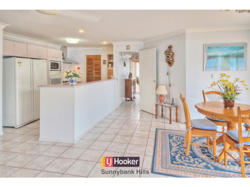 8 Gulubia Place, Calamvale QLD 4116