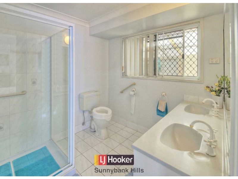 8 Gulubia Place, Calamvale QLD 4116