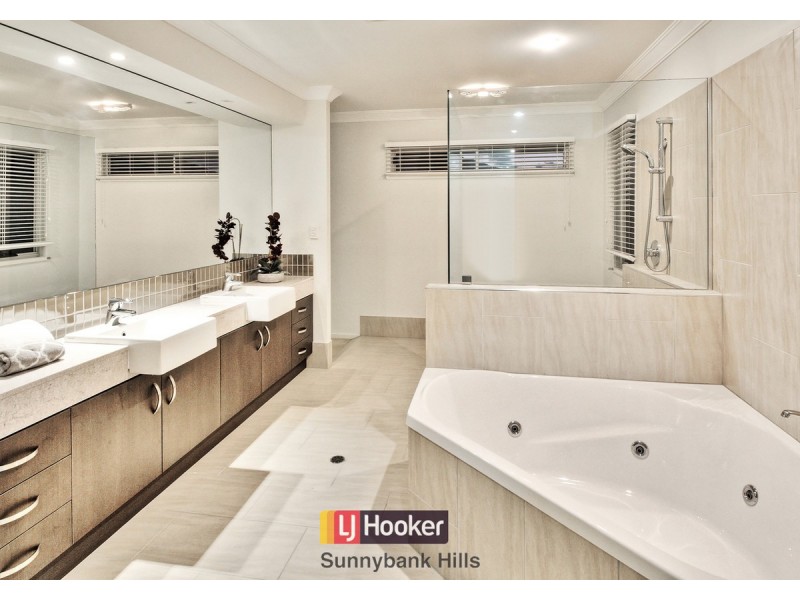 5 Trevi Close, Eight Mile Plains QLD 4113