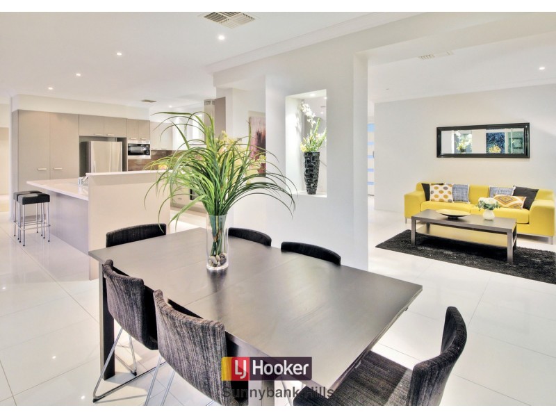 5 Trevi Close, Eight Mile Plains QLD 4113