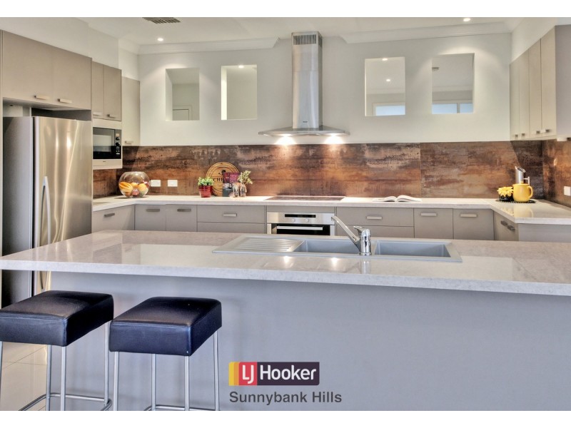 5 Trevi Close, Eight Mile Plains QLD 4113