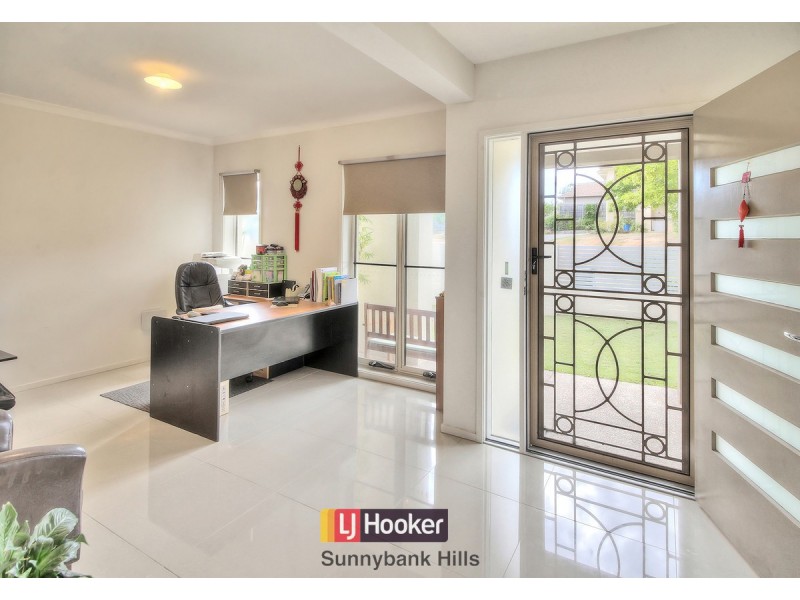 22 Larapinta Circuit, Parkinson QLD 4115