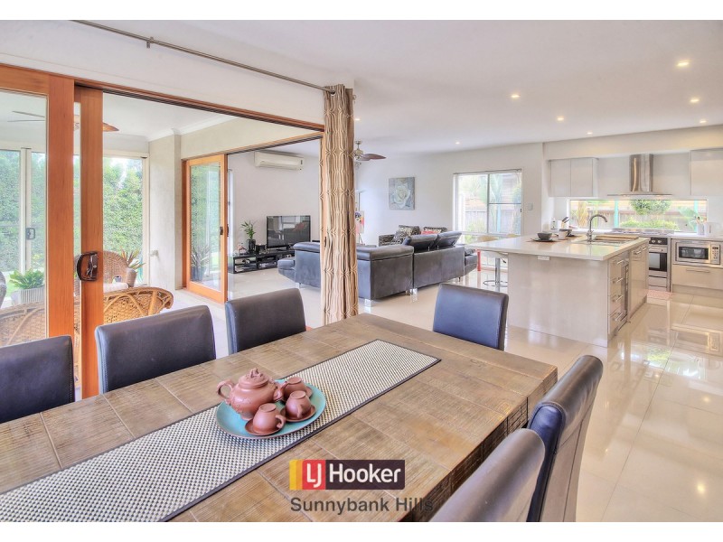 22 Larapinta Circuit, Parkinson QLD 4115