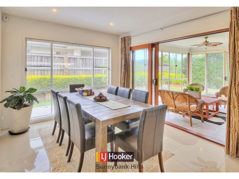 22 Larapinta Circuit, Parkinson QLD 4115