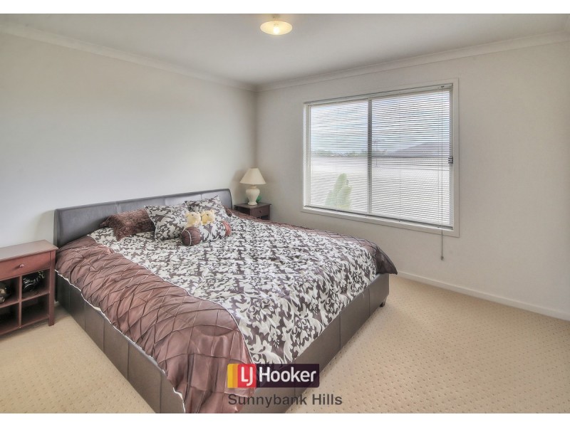 22 Larapinta Circuit, Parkinson QLD 4115