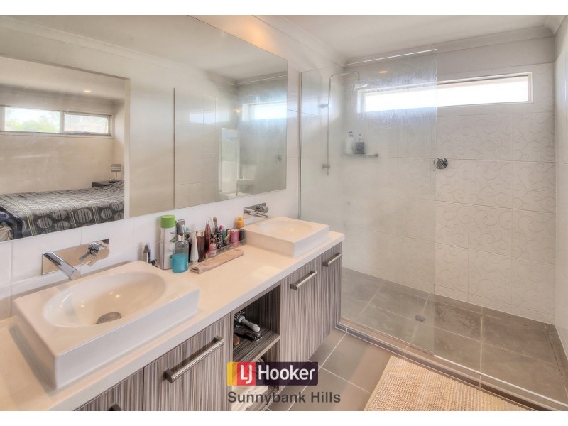 22 Larapinta Circuit, Parkinson QLD 4115