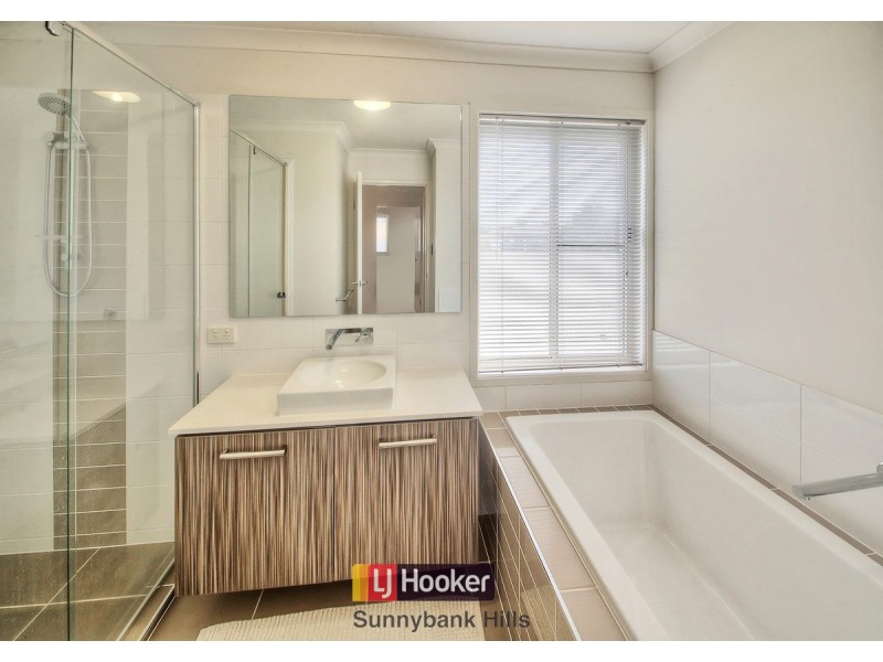 22 Larapinta Circuit, Parkinson QLD 4115