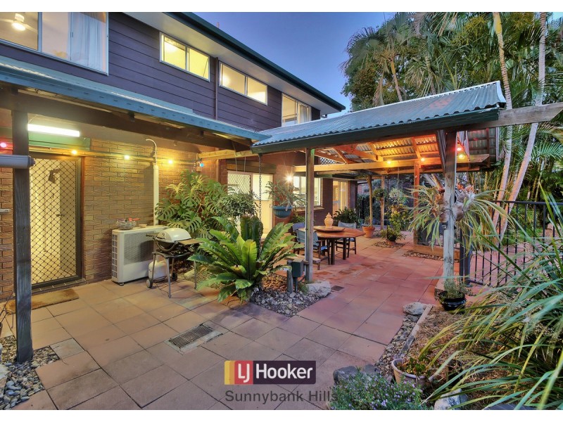 5 Hoover Court, Stretton QLD 4116