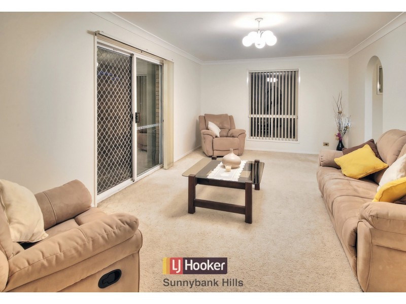 5 Hoover Court, Stretton QLD 4116