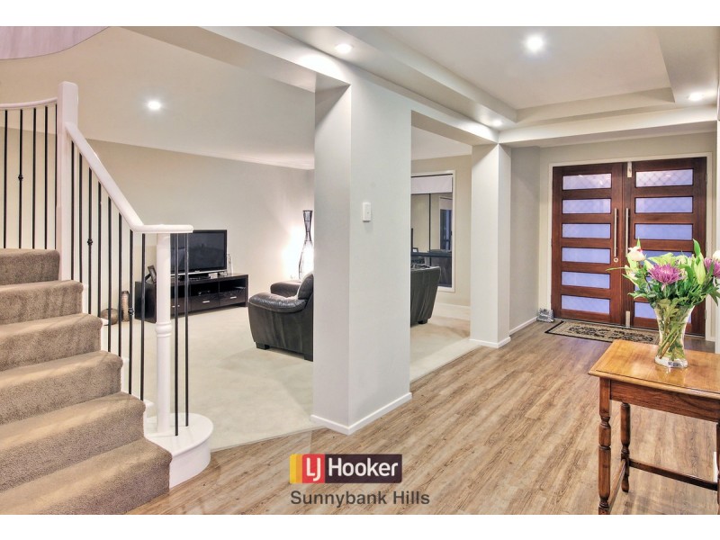 87 Greenways Esplanade, Parkinson QLD 4115