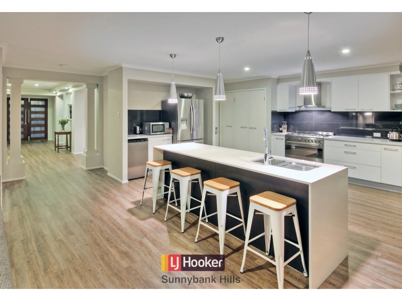 87 Greenways Esplanade, Parkinson QLD 4115