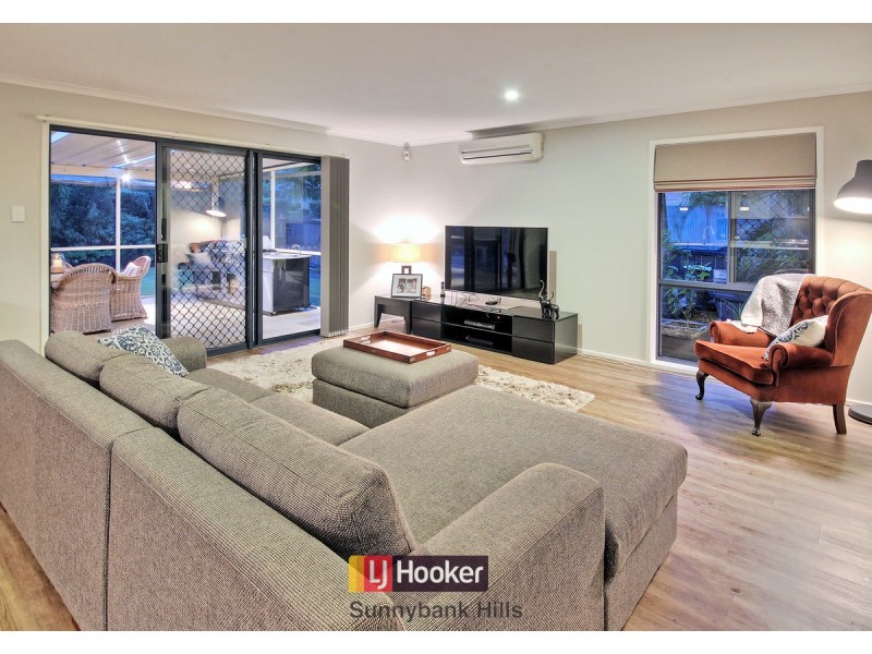 87 Greenways Esplanade, Parkinson QLD 4115