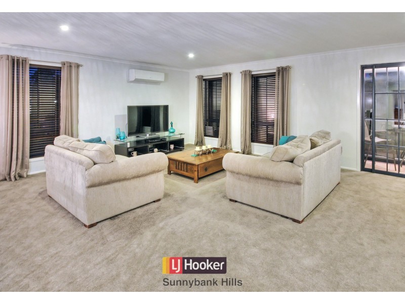 87 Greenways Esplanade, Parkinson QLD 4115