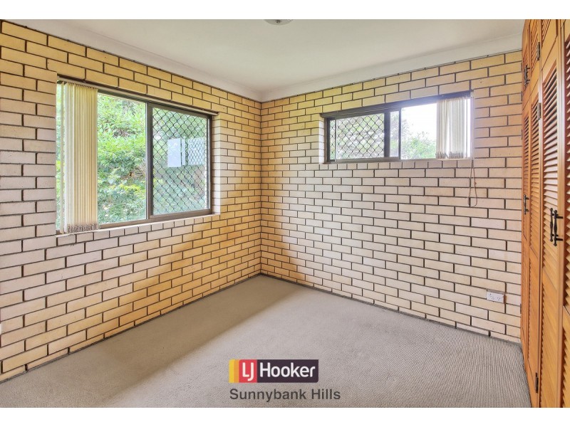 9 Belfairs Street, Robertson QLD 4109