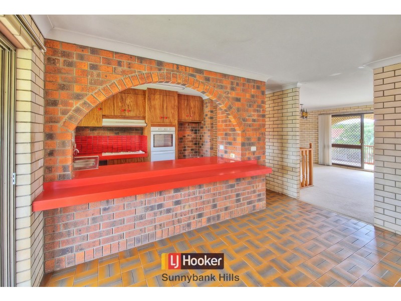 9 Belfairs Street, Robertson QLD 4109