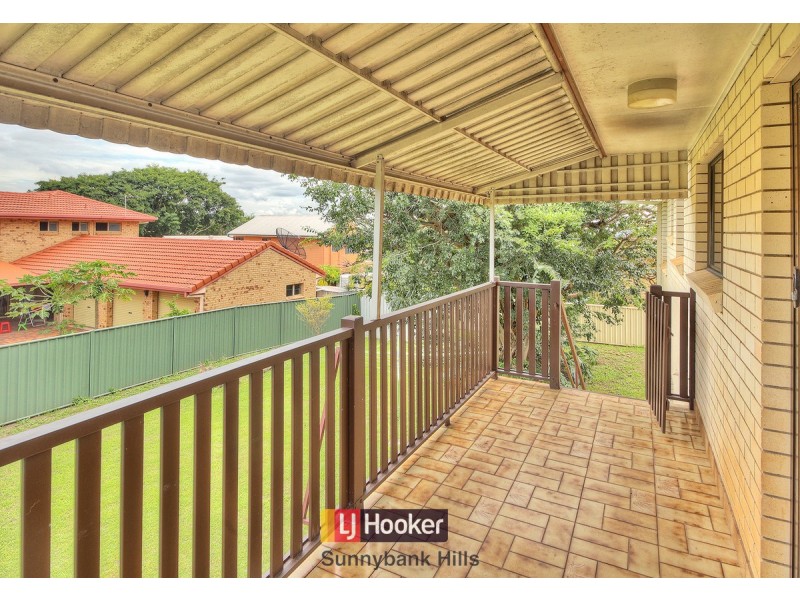 9 Belfairs Street, Robertson QLD 4109
