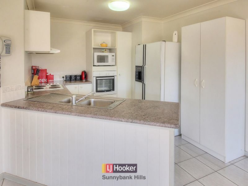 18 Thistle Street, Regents Park QLD 4118