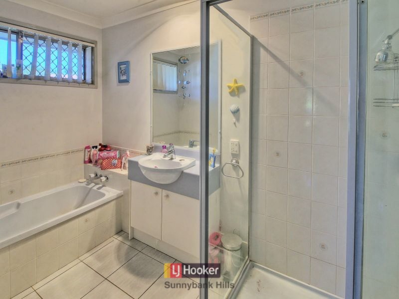 18 Thistle Street, Regents Park QLD 4118