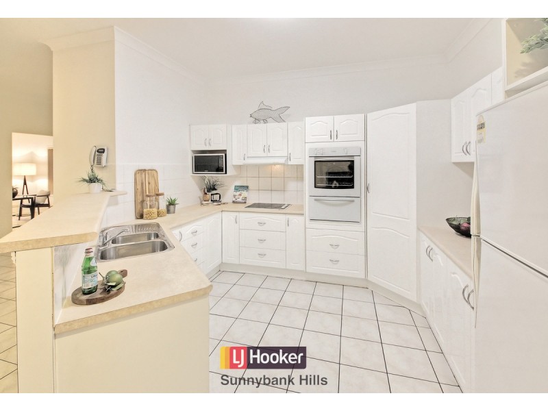 5 Silverdell Crescent, Parkinson QLD 4115