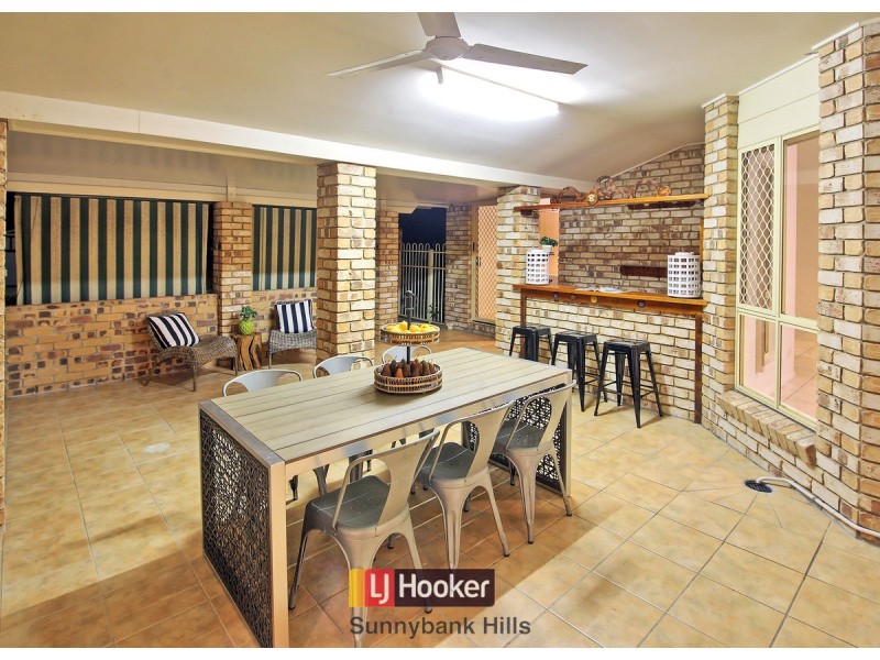 5 Silverdell Crescent, Parkinson QLD 4115