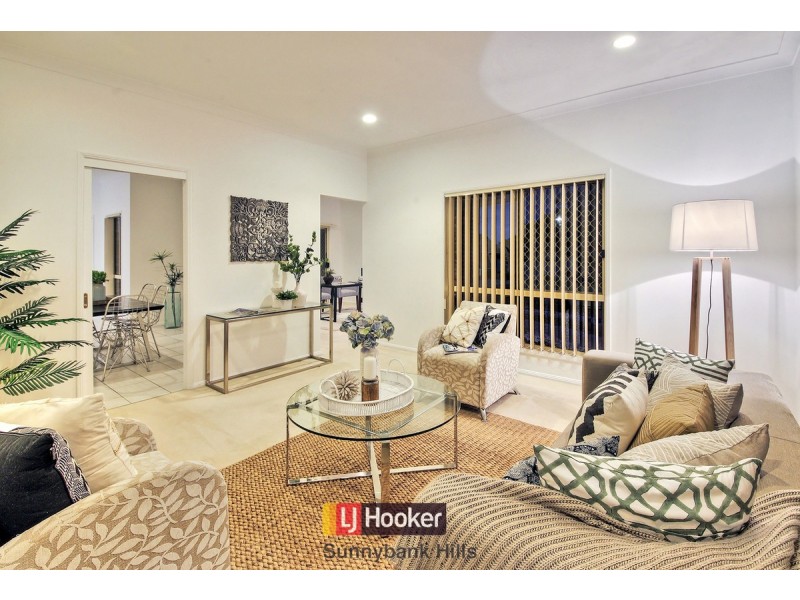 5 Silverdell Crescent, Parkinson QLD 4115