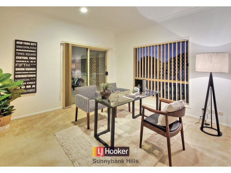 5 Silverdell Crescent, Parkinson QLD 4115