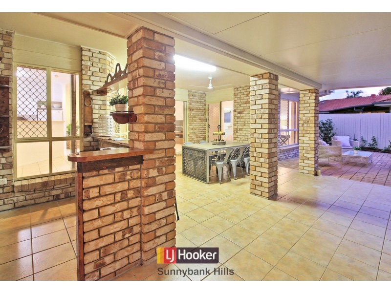 5 Silverdell Crescent, Parkinson QLD 4115