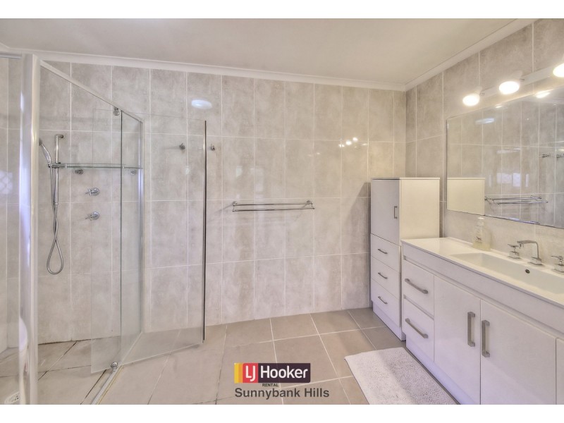 6 Genoa Street, Macgregor QLD 4109