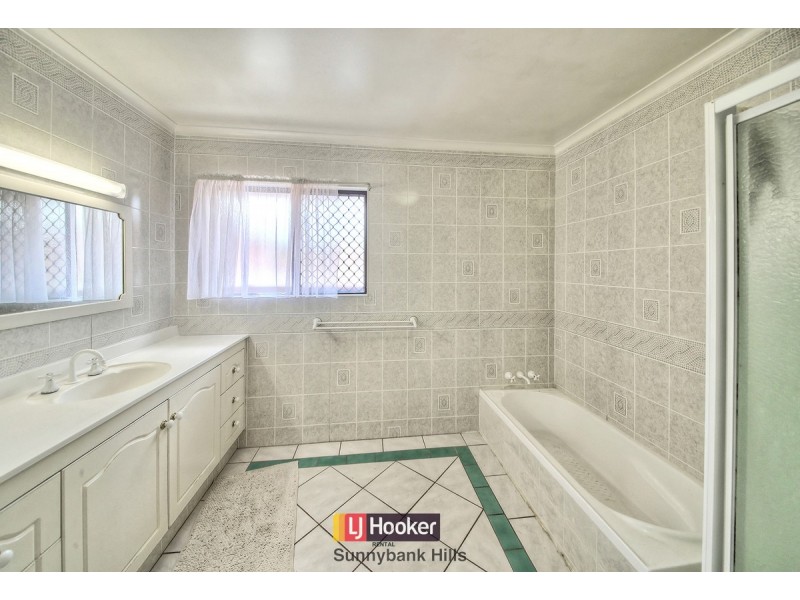 6 Genoa Street, Macgregor QLD 4109