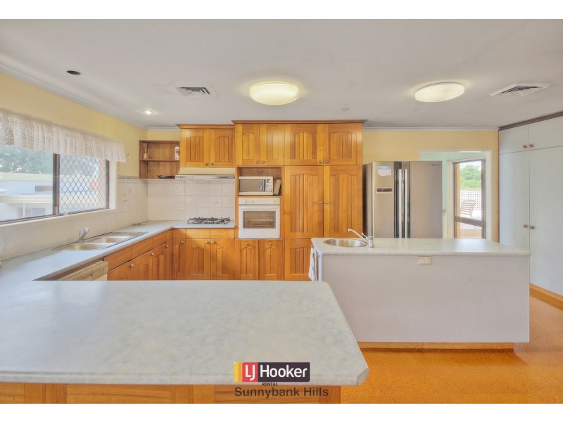 6 Genoa Street, Macgregor QLD 4109
